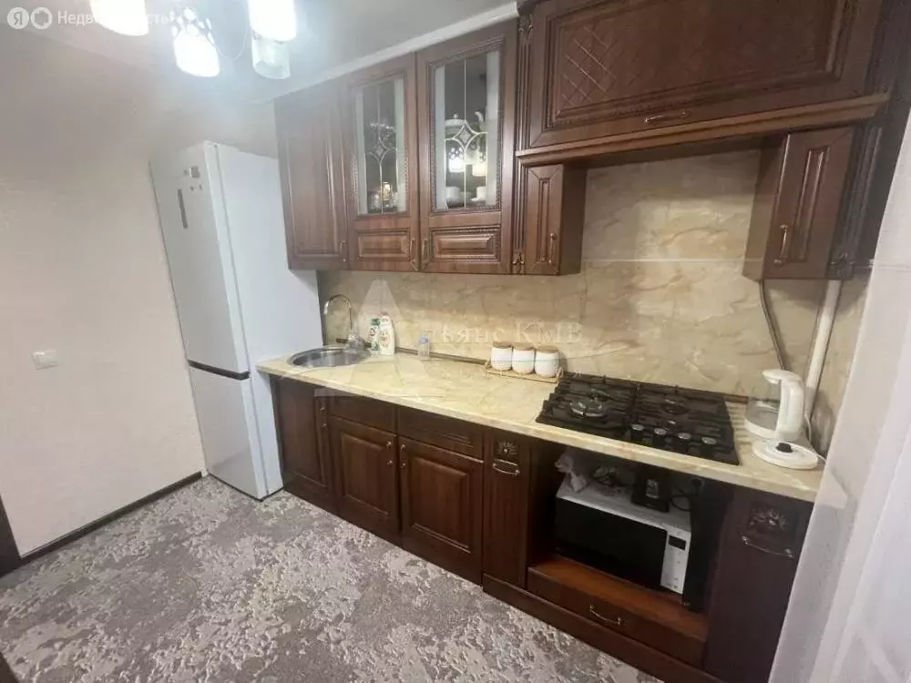 3-комнатная квартира: Зеленокумск, улица 50 лет Октября, 95А (62 м) - Фото 1