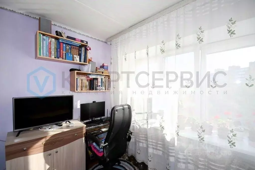 Комната Омская область, Омск просп. Космический, 18 (17.3 м) - Фото 0