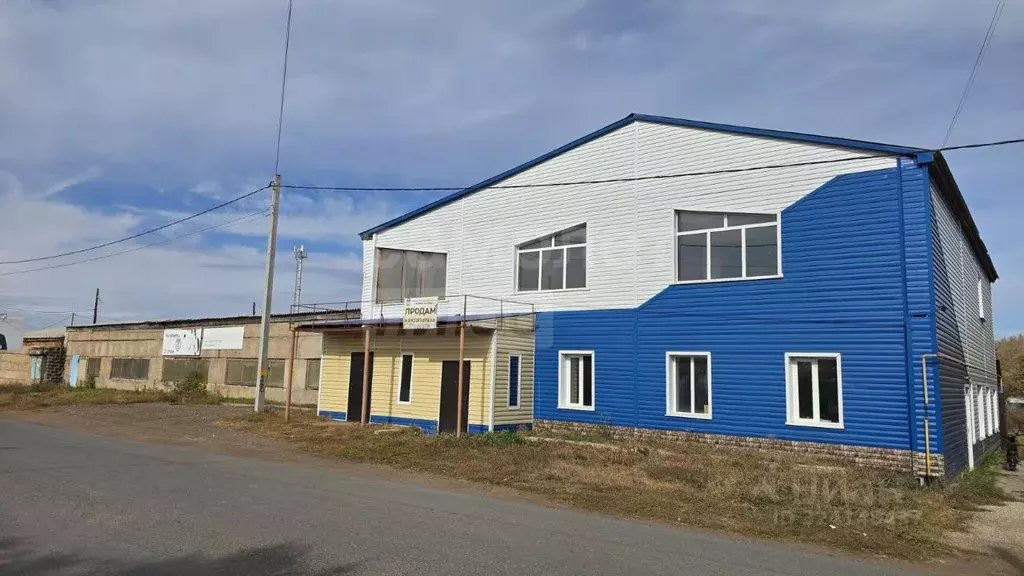 Торговая площадь в Оренбургская область, с. Октябрьское пер. ... - Фото 1