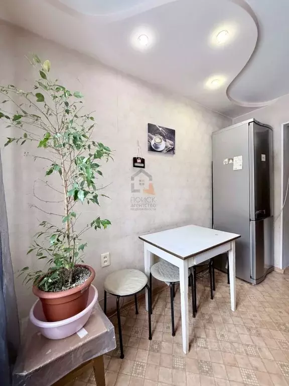 3-к кв. Кировская область, Киров ул. Дзержинского, 64к1 (67.0 м) - Фото 2