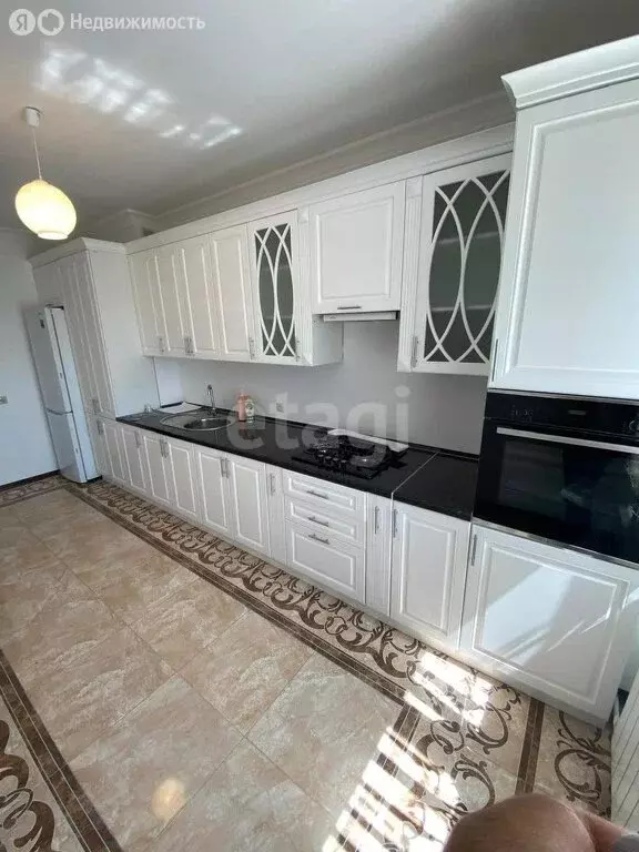 4-комнатная квартира: Магас, улица Али Горчханова, 18 (126 м) - Фото 1