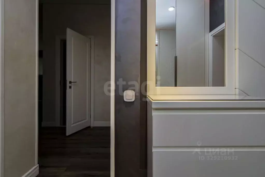 2-к кв. Тюменская область, Тюмень ул. Короленко, 12 (61.7 м) - Фото 1