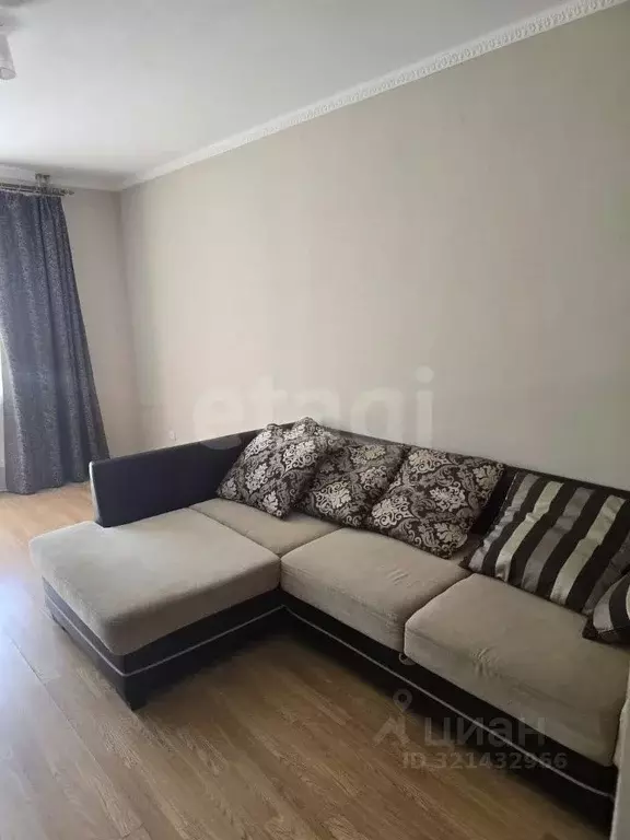 1-к кв. Ростовская область, Батайск Октябрьская ул., 130 (47.0 м) - Фото 1