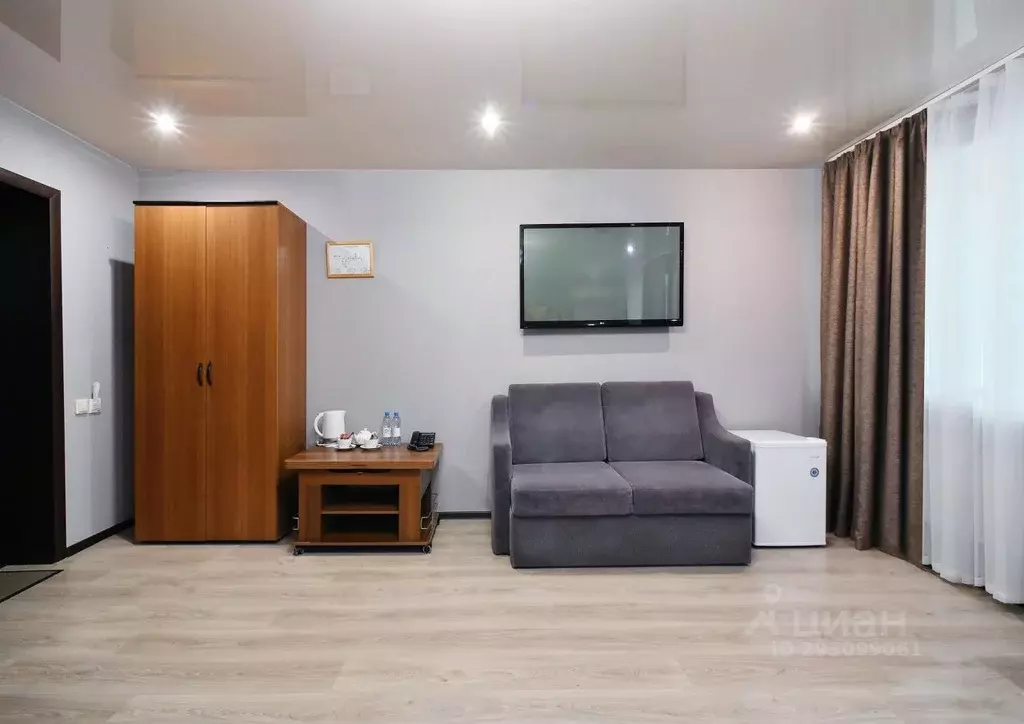 Комната Омская область, Омск ул. 1-я Затонская, 15 (28.0 м) - Фото 2