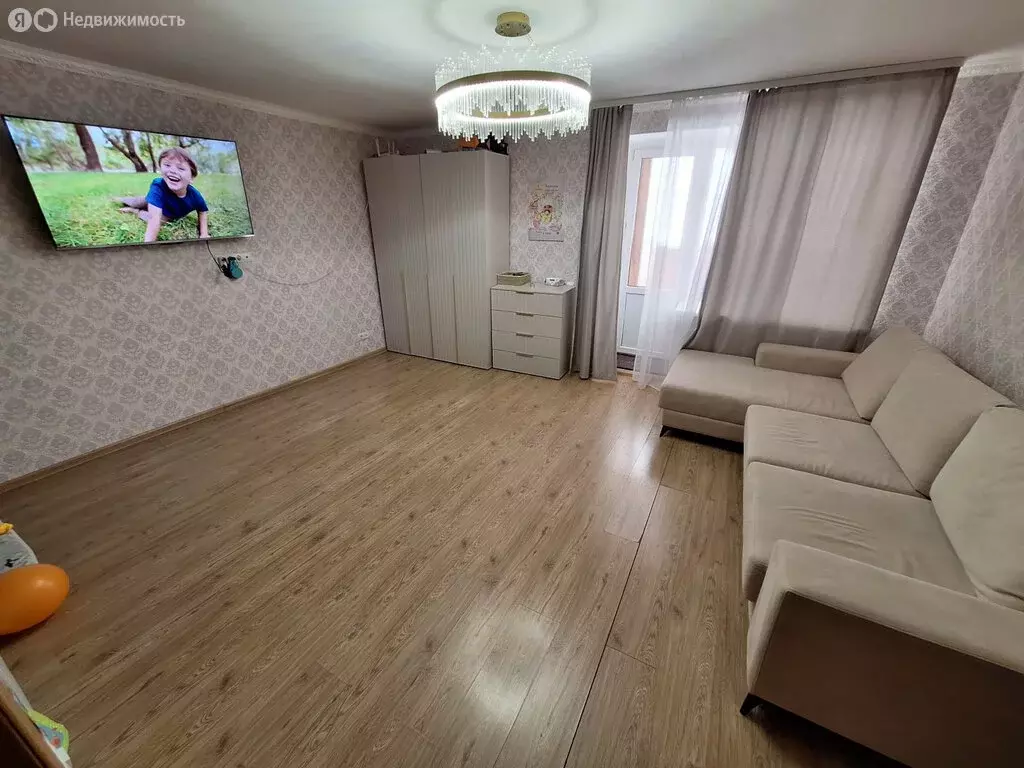 1-комнатная квартира: Туймазы, улица Мичурина, 24 (50 м) - Фото 1