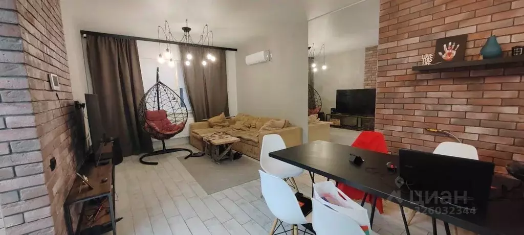 Дом в Краснодарский край, Ейский район, Александровское с/пос, с. ... - Фото 1