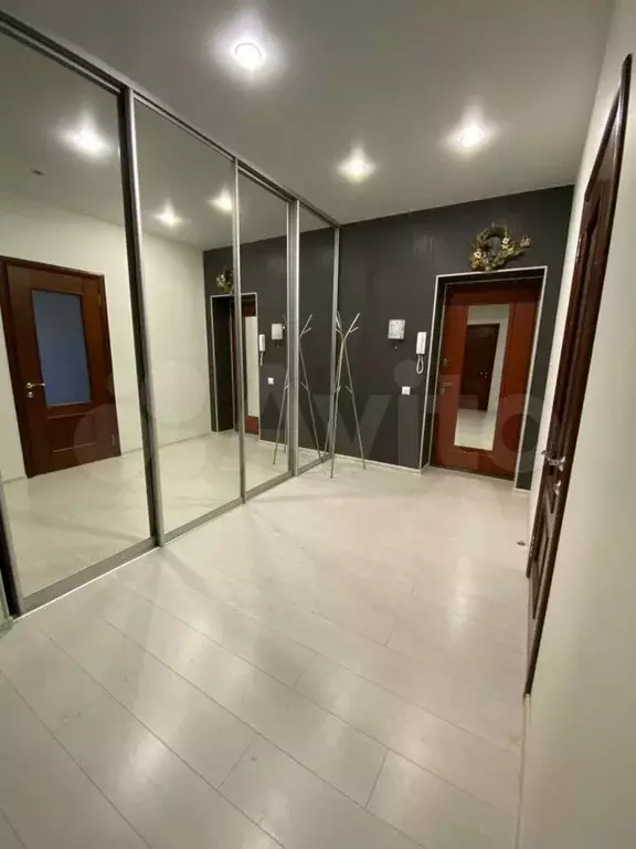 2-к. квартира, 67 м, 2/5 эт. - Фото 1