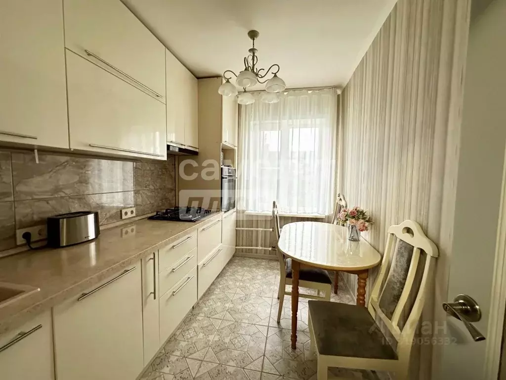 2-к кв. Оренбургская область, Бузулук 3-й мкр, 8 (49.0 м) - Фото 0