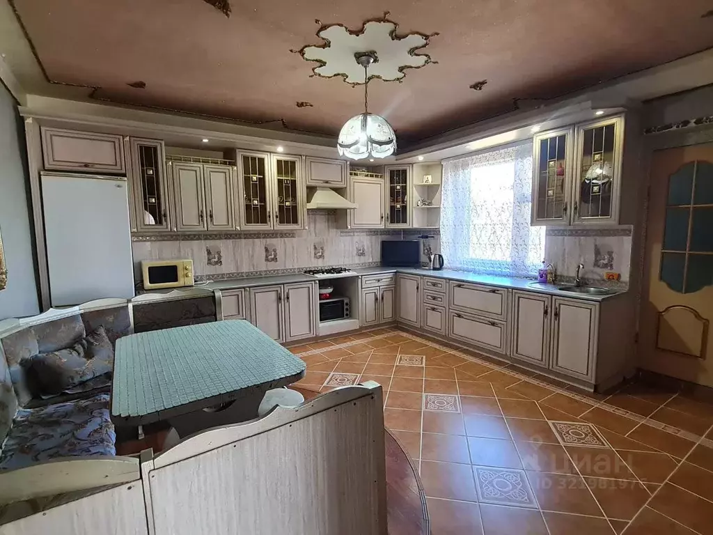 Дом в Оренбургская область, Орск пос. Мостострой, ул. Рябиновая (213 ... - Фото 0