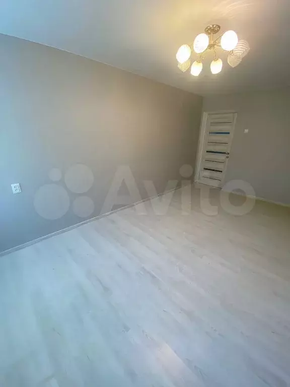 Комната 17 м в 2-к., 1/5 эт. - Фото 1
