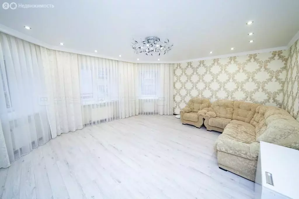 3-комнатная квартира: Казань, улица Баки Урманче, 9 (102.7 м) - Фото 1