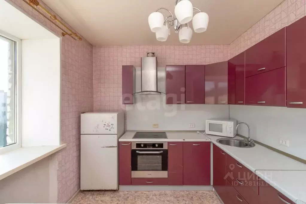 3-к кв. Тюменская область, Тюмень Мелиораторов мкр, ул. Мелиораторов, ... - Фото 1