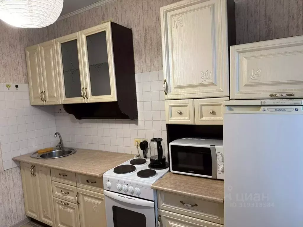 2-к кв. Алтайский край, Барнаул ул. Челюскинцев, 76 (45.0 м) - Фото 1