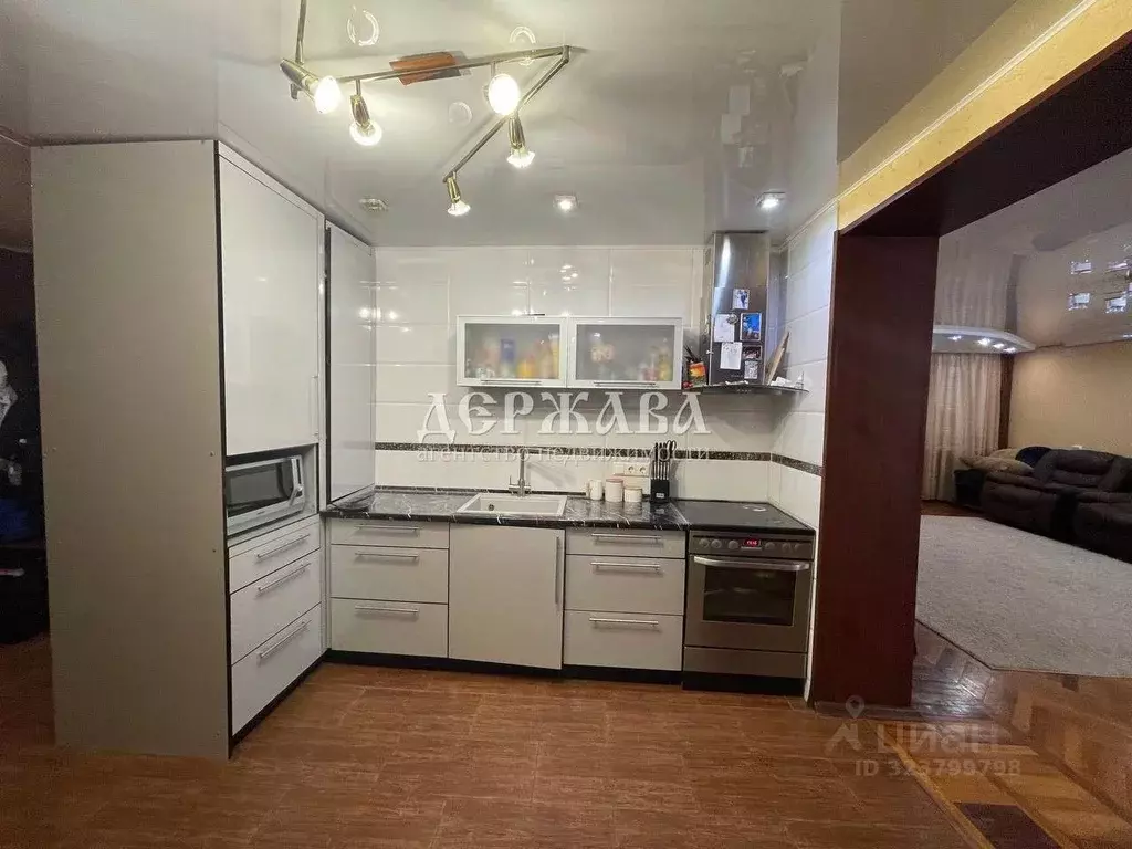 3-к кв. Белгородская область, Старый Оскол Космос мкр, 2 (109.8 м) - Фото 1