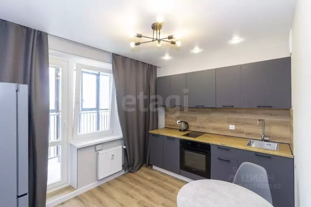 2-к кв. Тюменская область, Тюмень ул. Павла Шарова, 21 (40.0 м) - Фото 1