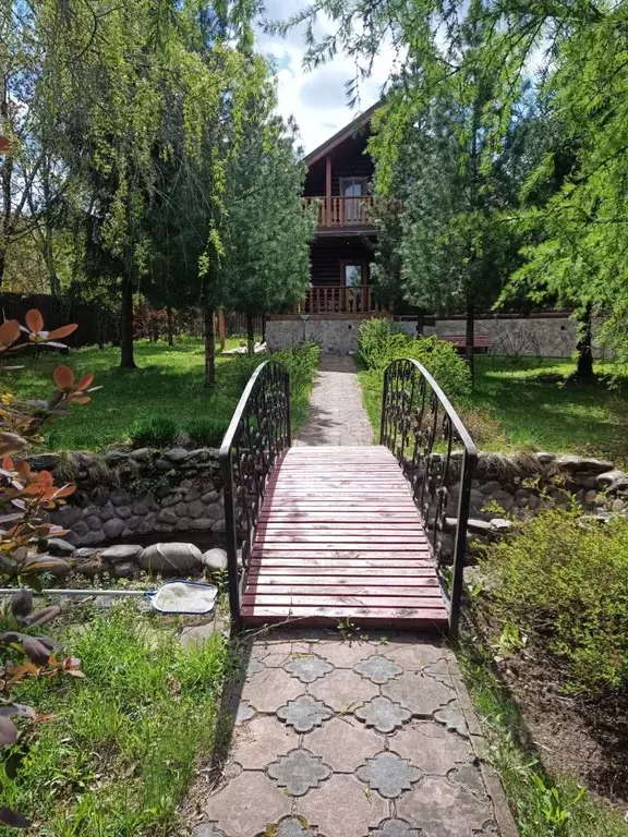 Дом в Калужская область, Боровский район, Совьяки с/пос, д. Сатино ул. ... - Фото 0