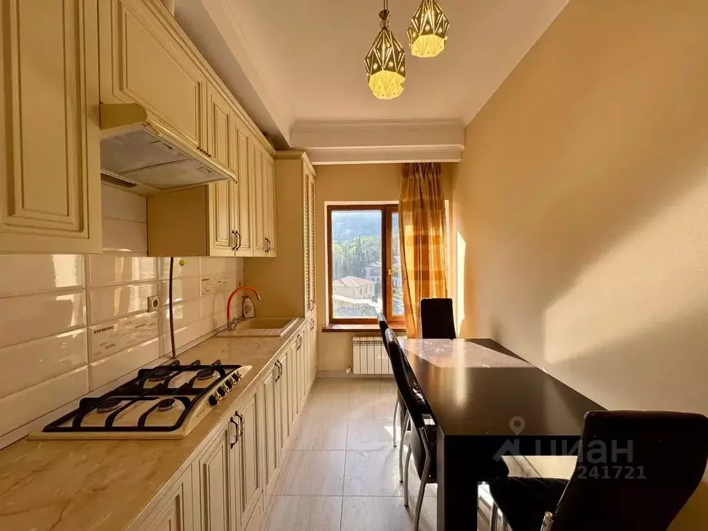 3-к кв. Крым, Ялта ул. Большевистская, 19 (100.0 м) - Фото 1