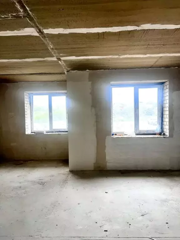 3-к кв. Волгоградская область, Волгоград ул. Расула Гамзатова, 7 ... - Фото 1