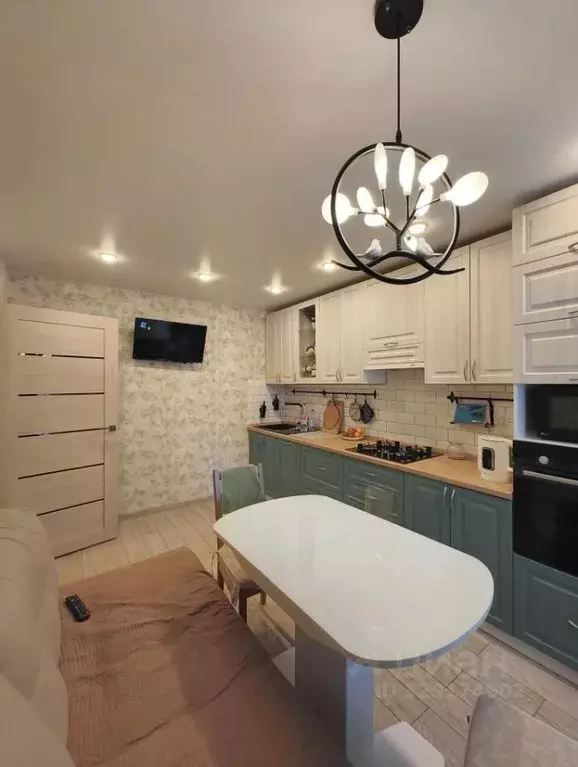 4-к кв. Ленинградская область, Тихвин 5-й мкр, 23А (72.6 м) - Фото 1