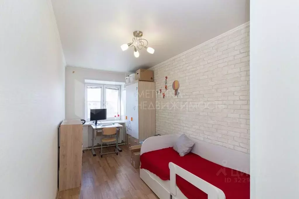 2-к кв. Тюменская область, Тюмень ул. 50 лет Октября, 39 (42.6 м) - Фото 1