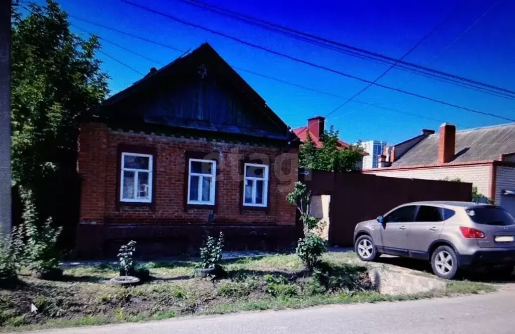 Дом в Саратовская область, Энгельс Революционная ул., 38 (70 м) - Фото 1