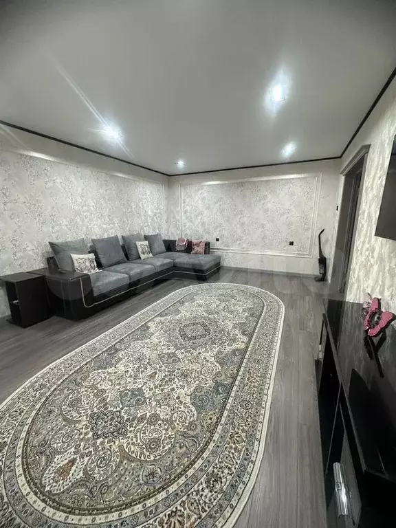 1-к. квартира, 50 м, 5/12 эт. - Фото 1