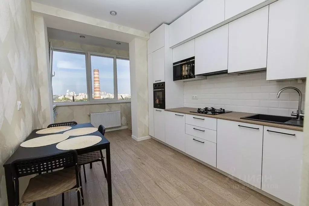 1-к кв. Крым, Симферополь ул. Железнодорожная, 1Ж (35.0 м) - Фото 1