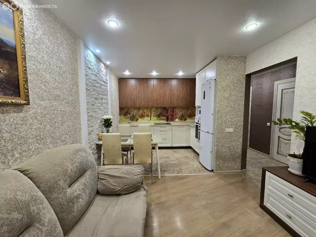 3-комнатная квартира: Киров, Зелёная улица, 32 (66.8 м) - Фото 1