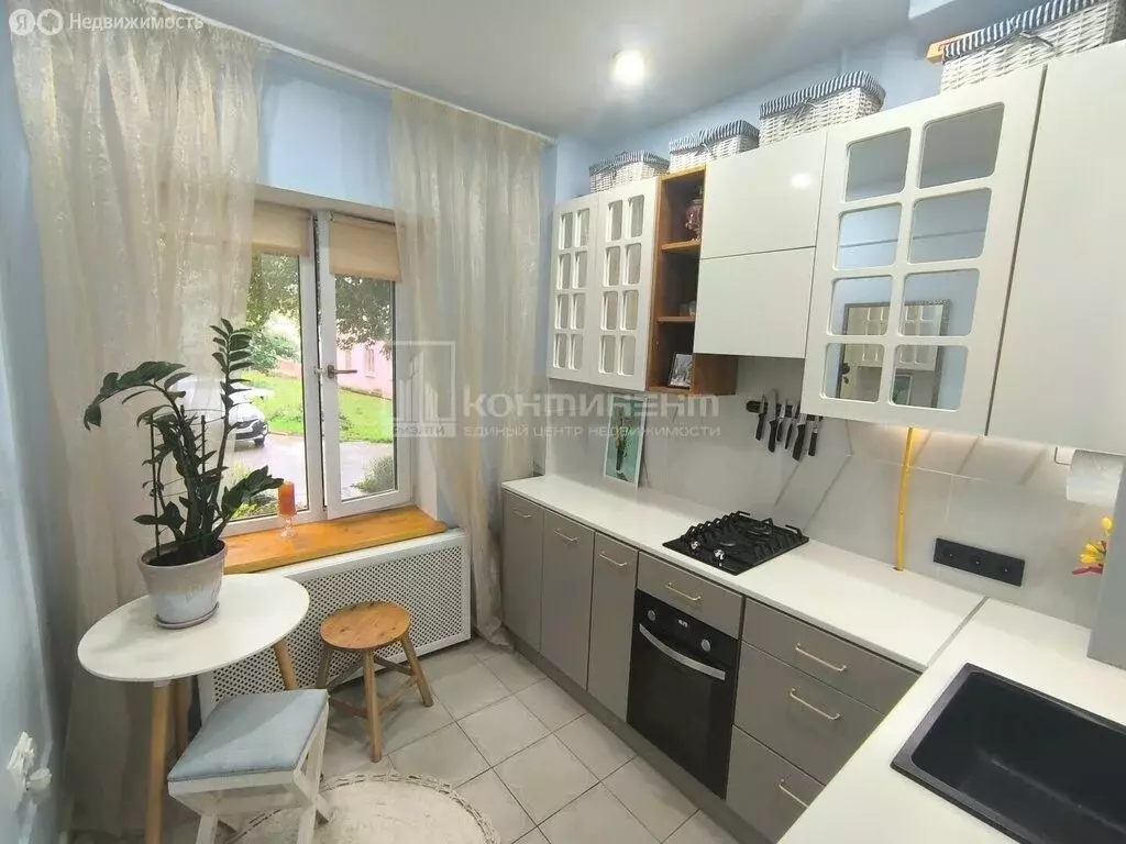 3-комнатная квартира: Владимир, улица Усти-на-Лабе, 34 (62.8 м) - Фото 1