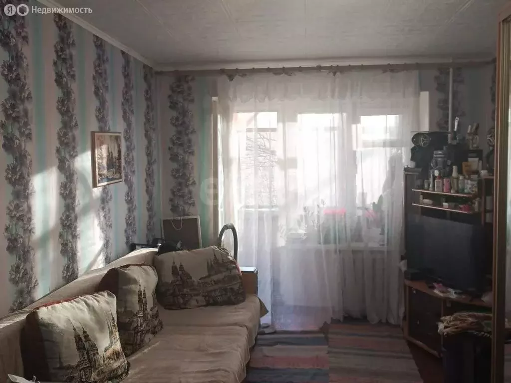2-комнатная квартира: Череповец, улица Краснодонцев, 42 (46.3 м) - Фото 1