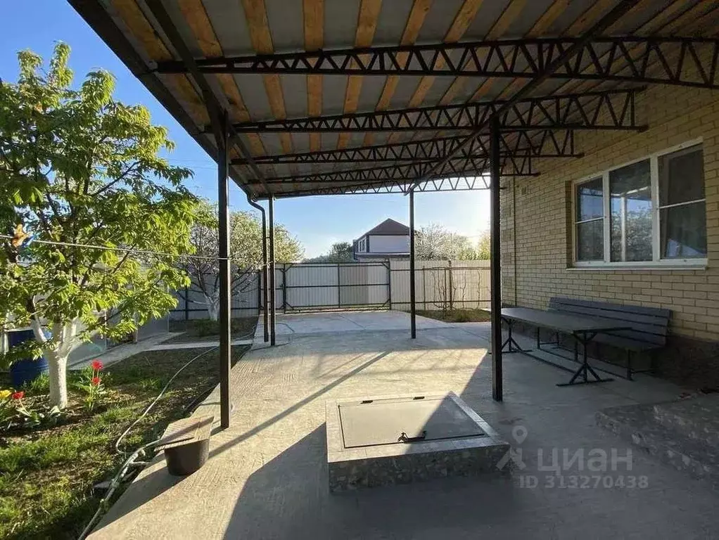 Дом в Краснодарский край, Крымск Лебединая ул. (278 м) - Фото 2