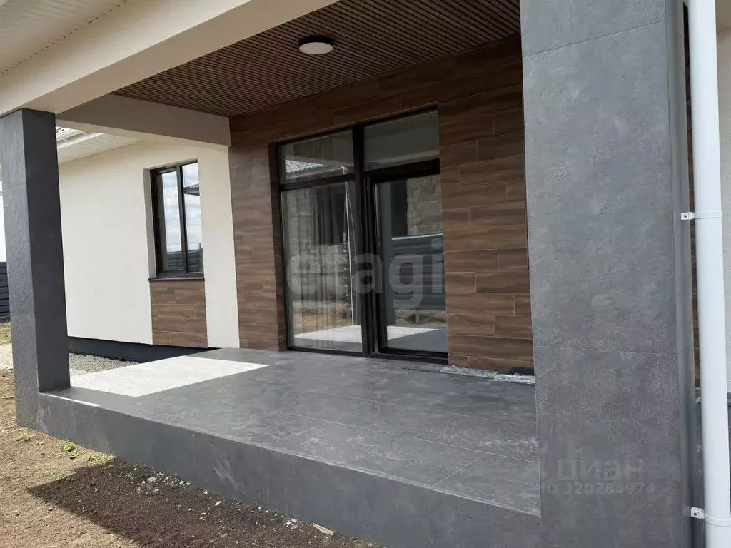 Дом в Крым, Симферопольский район, Мирновское с/пос, с. Белоглинка ул. ... - Фото 1