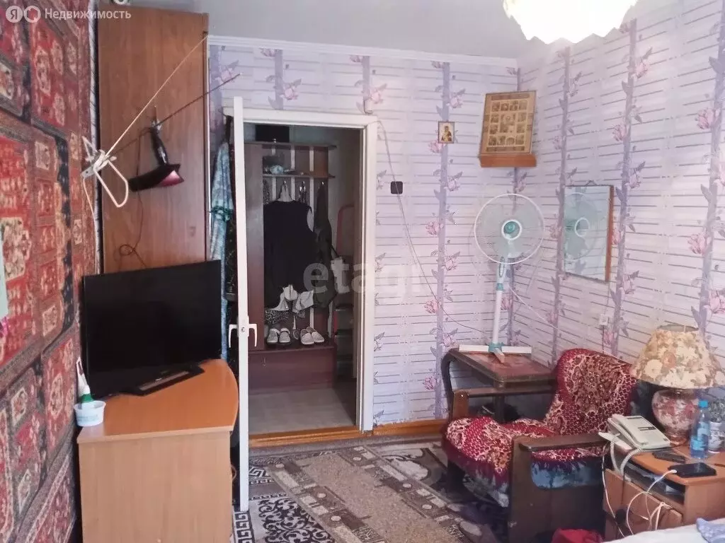 3-комнатная квартира: Улан-Удэ, улица Сенчихина, 18 (56.9 м) - Фото 0