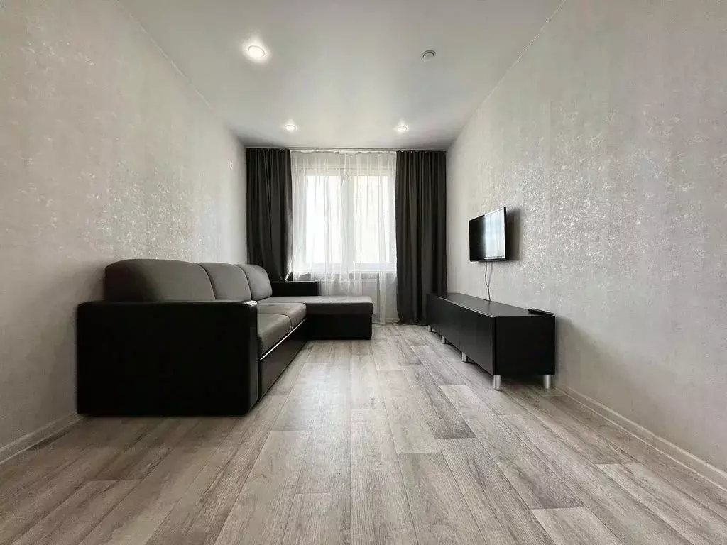 1-к кв. Татарстан, Казань ул. Александра Курынова, 4к4 (35.0 м) - Фото 0