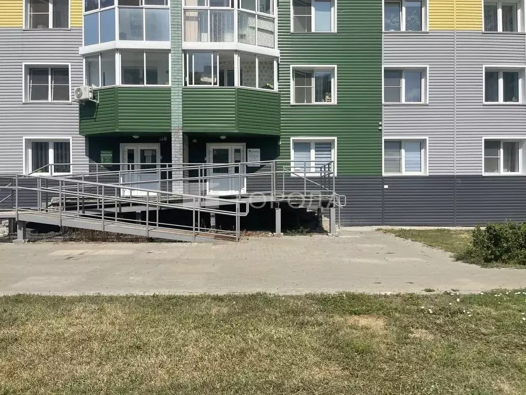 Помещение свободного назначения в Алтайский край, Барнаул просп. ... - Фото 1
