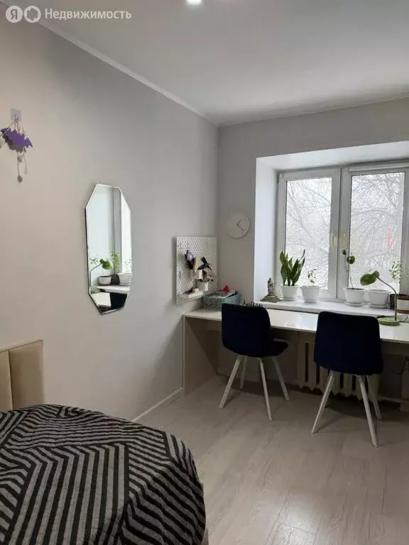 3-комнатная квартира: Уфа, улица 50-летия Октября, 28 (54.8 м) - Фото 1