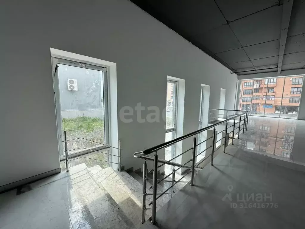 Торговая площадь в Северная Осетия, Владикавказ ул. Ахмада Кадырова, ... - Фото 2