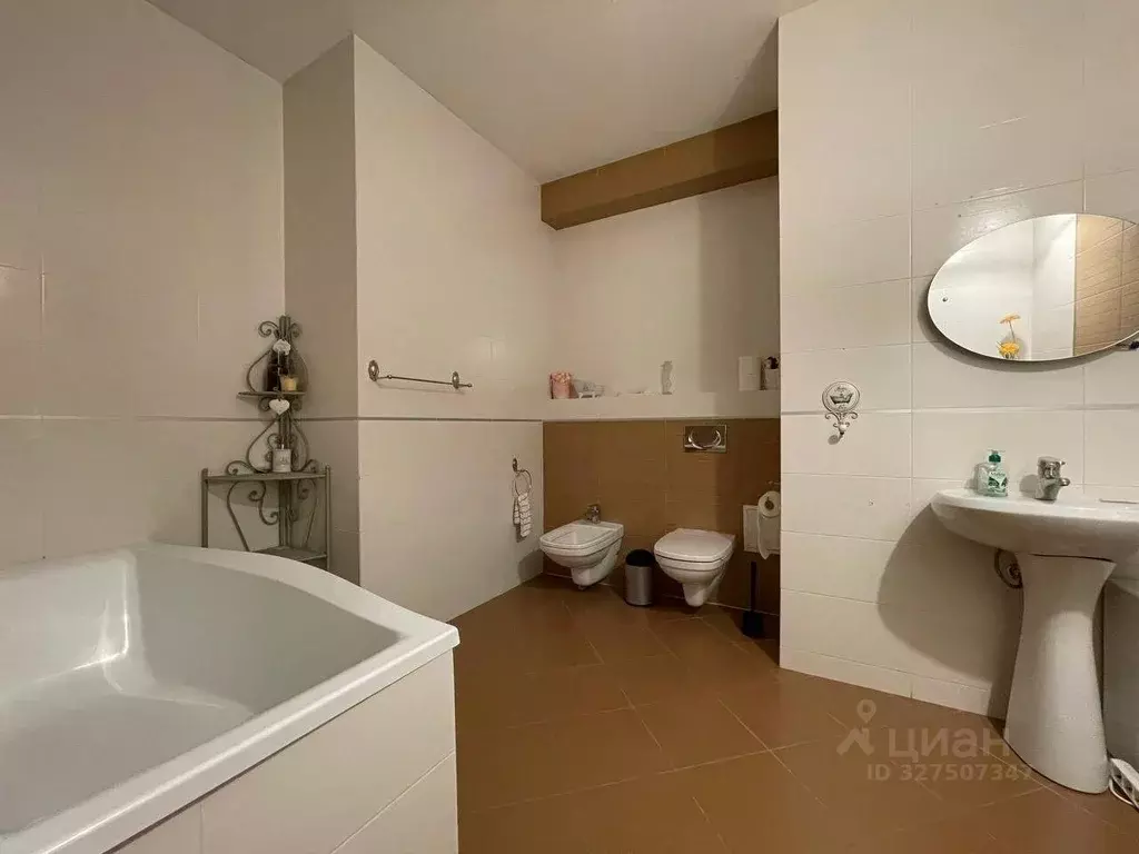 3-к кв. Татарстан, Казань Меридианная ул., 4 (200.0 м) - Фото 2