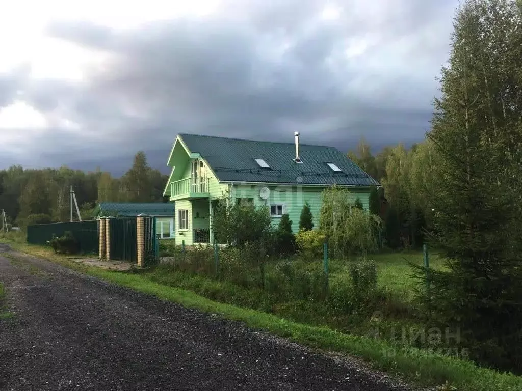Дом в Калужская область, Жуковский район, с. Истье  (90 м) - Фото 0