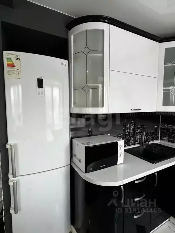 1-к кв. Тюменская область, Тюмень ул. Мельникайте, 107 (42.0 м) - Фото 1
