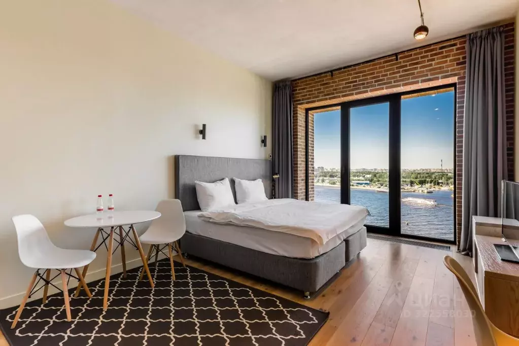 Студия Санкт-Петербург наб. Макарова, 60 (33.0 м) - Фото 0