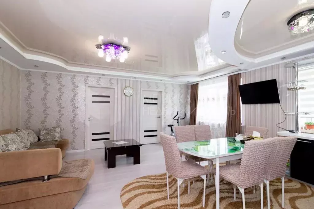 2-к кв. Тюменская область, Тюмень ул. Тимирязева, 141 (60.1 м) - Фото 0