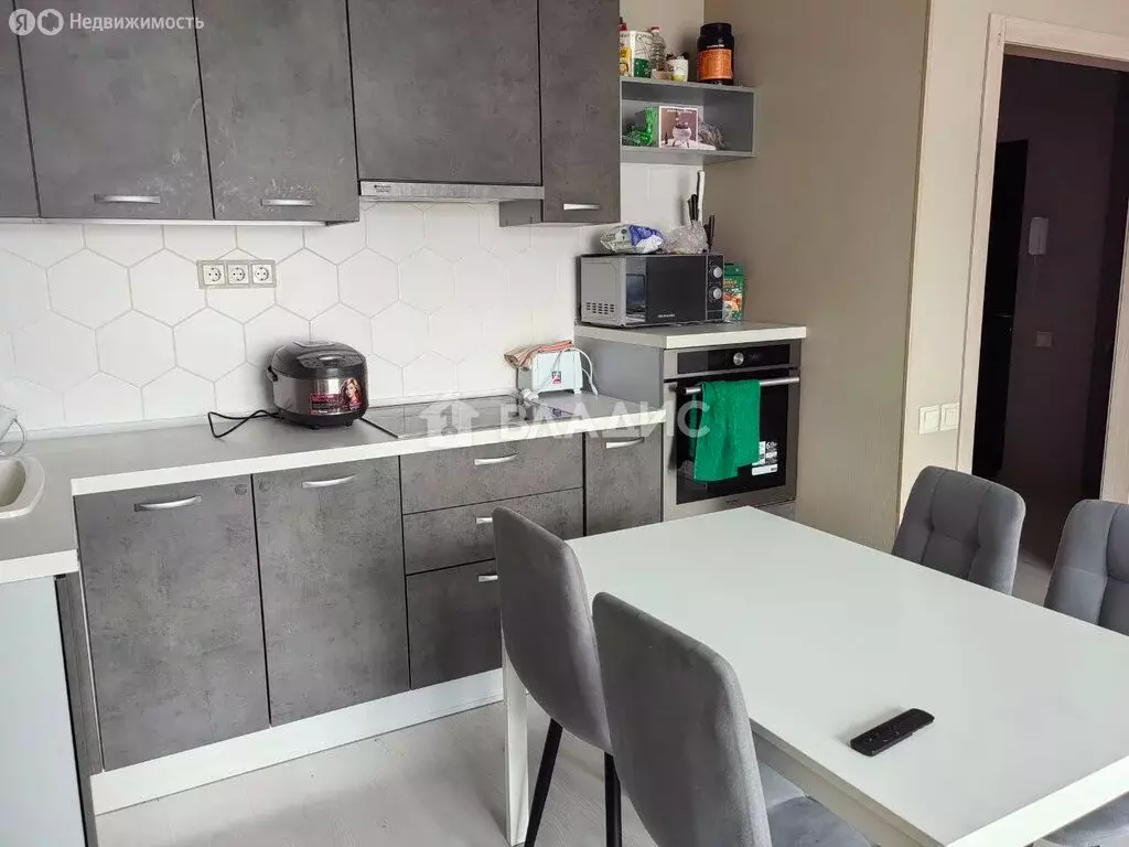 3-комнатная квартира: Волгоград, улица Шумского, 5 (66 м) - Фото 2