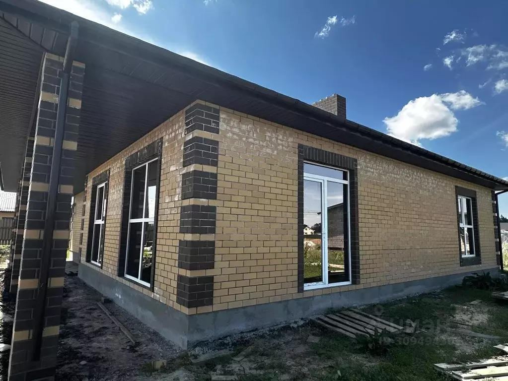 Дом в Волгоградская область, Среднеахтубинский район, Фрунзенское ... - Фото 1