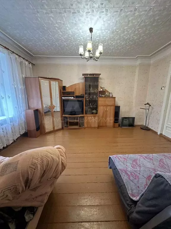 Комната 36 м в 2-к., 5/5 эт. - Фото 1