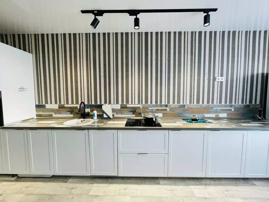 2-к кв. Оренбургская область, Оренбург ул. Терешковой, 134А (67.0 м) - Фото 0