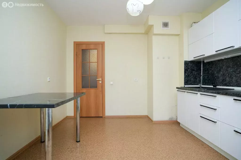 3-комнатная квартира: Казань, улица Виктора Сажинова, 3 (82 м) - Фото 1