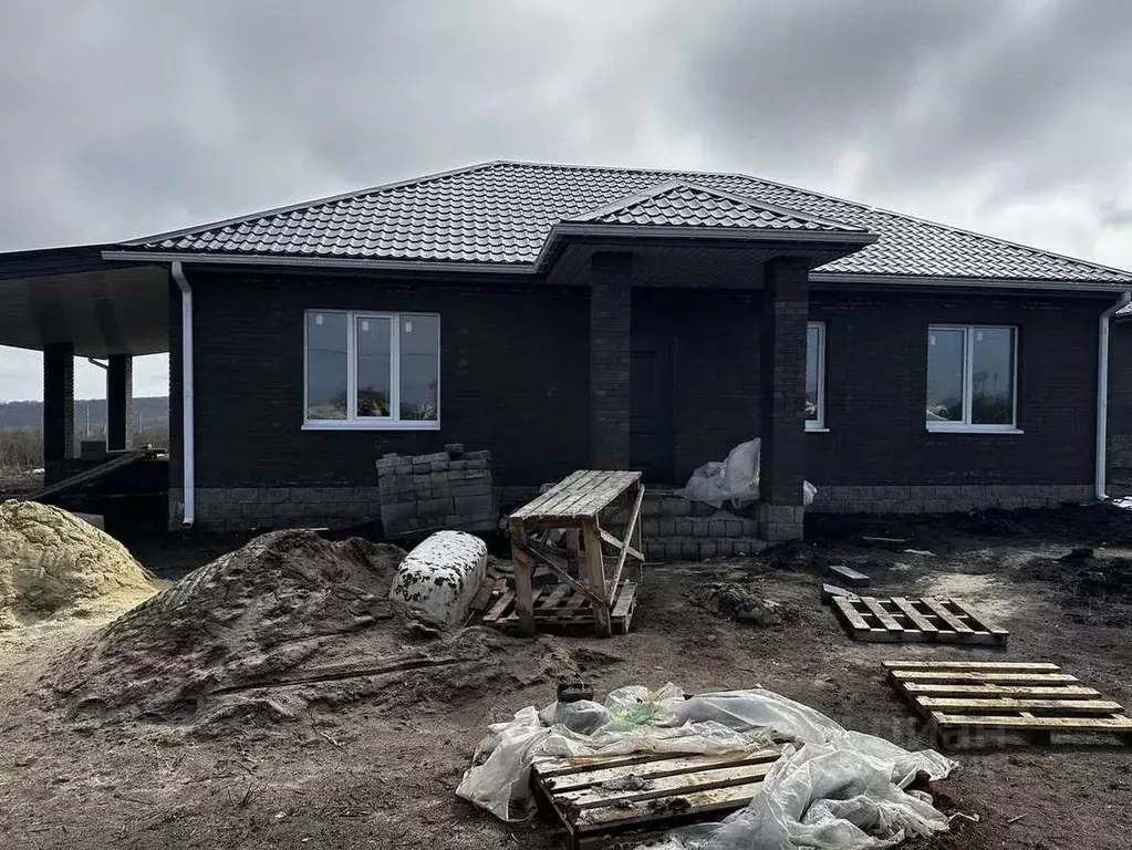 Дом в Белгородская область, Белгородский район, с. Стрелецкое ул. ... - Фото 1