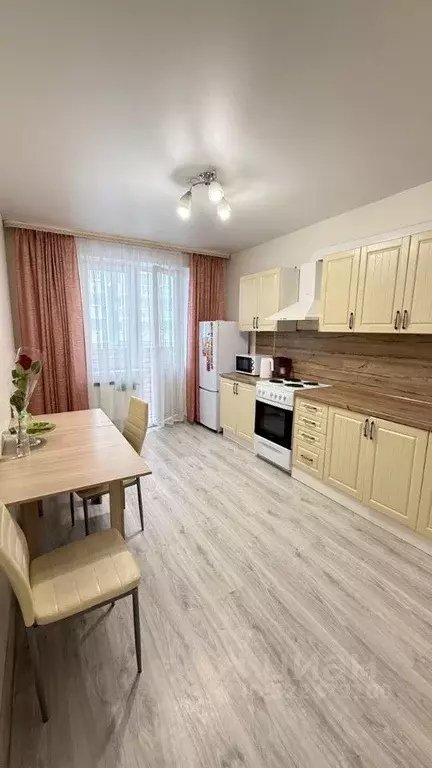 2-к кв. Краснодарский край, Краснодар Кореновская ул., 2к4 (67.42 м) - Фото 1