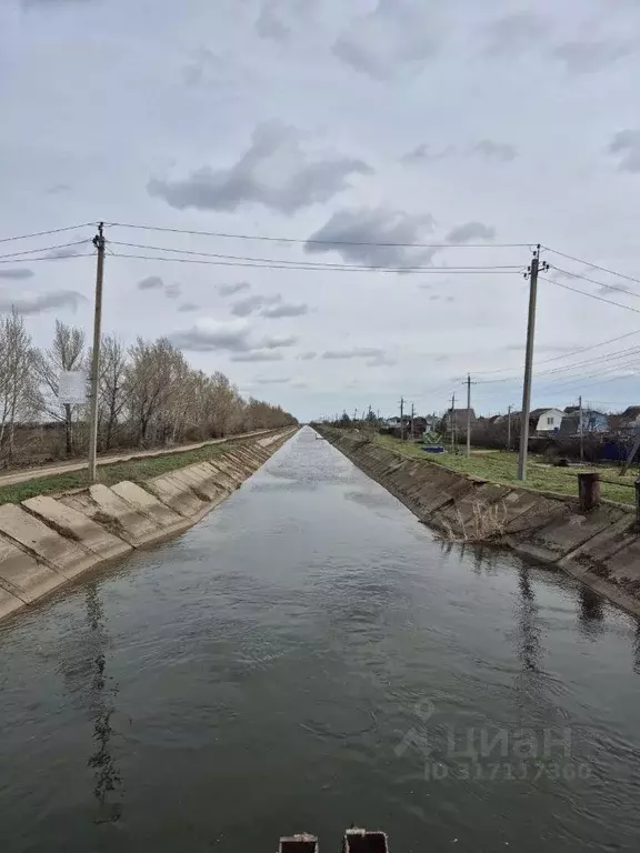 Дом в Саратовская область, Энгельсский район, Красноярское ... - Фото 1